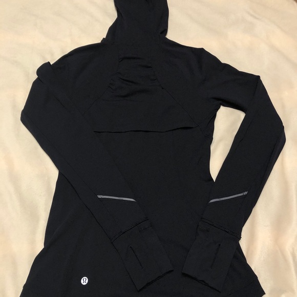 Lulu Lemon sweater - Picture 3 of 3